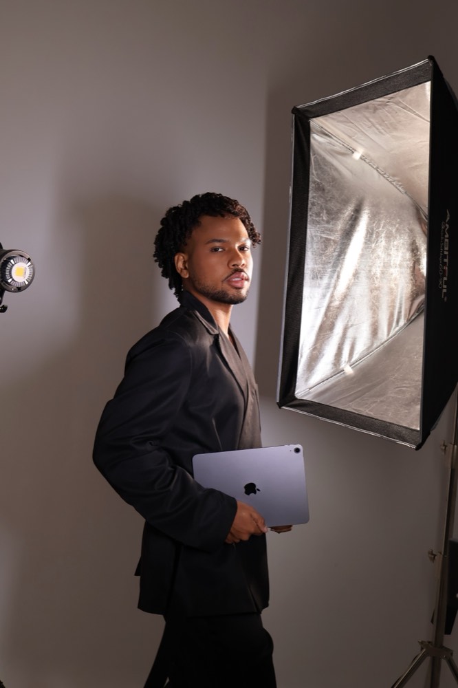 Marcelo gravando na Casa Cria